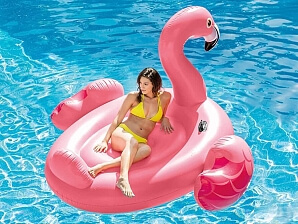 Luftmadrass som en gigantisk flamingo