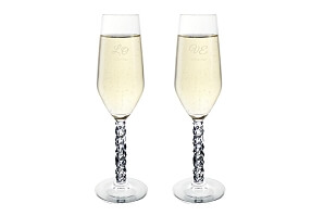Graverade champagneglas med LO-VE